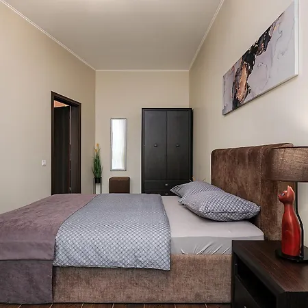 Lights With Two Bedrooms In The Center Of Appartement